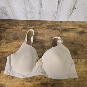 Violas secret tan bra with underwire women's size 40DD